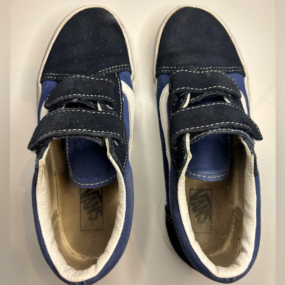 Vans - Picture 3 of 7